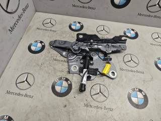 петля капота левая BMW 2025, 3.0 л., бензин, 7418201