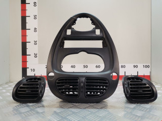дефлектор обдува салона Citroen Xsara Picasso 1 поколение 2003, 2.0 л., МКПП, минивэн, 8211V8