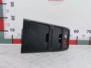подстаканник Mercedes-Benz M-Класс W163 2000, 2.7 л., АКПП, внедорожник 5 дв., A1636830354