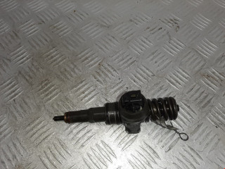 форсунка Skoda Fabia 2 поколение (5J) 2008, 1.9 л., МКПП, универсал, 038130073AG