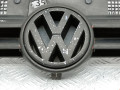 решетка радиатора Volkswagen Golf 4 поколение 1999, 1.4 л., МКПП, универсал, 1J0853653C - фото №2