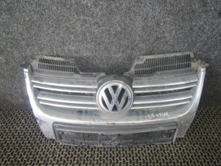 решетка радиатора Volkswagen Golf 5 поколение 2008, 1.9 л., МКПП, универсал, 1K5853651