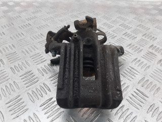 суппорт задний левый Volkswagen Passat B5 1998, 1.6 л., МКПП, универсал, 8E0615423