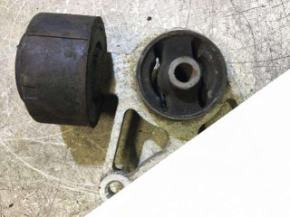 кронштейн редуктора Land Rover Freelander 1 поколение 2001