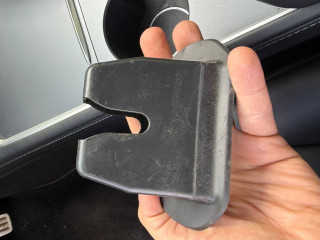 замок багажника Tesla Model Y 1 поколение (2020 - 2025), 1500604-D3-A, 1500604
