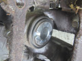 суппорт задний левый Volkswagen Caddy 3 поколение 2008, 1.9 л., МКПП, минивэн - фото №2