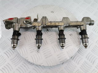 форсунка Volvo S40 1 поколение 1999, 1.8 л., МКПП, универсал, 31375945