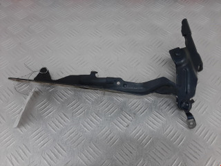 петля капота левая Volvo XC60 1 поколение 2010, 2.4 л., МКПП, внедорожник 5 дв., 31385814