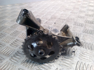 насос масляный Volkswagen 2000, 1.9 л., МКПП, седан, 06A115105B
