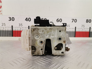 замок двери передней правой Audi A4 B5 1998, 1.8 л., МКПП, универсал, 8D1837016F