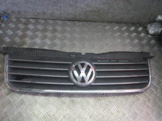 решетка радиатора Volkswagen Passat B5 2001, 1.9 л., МКПП, универсал, 3B0853651L