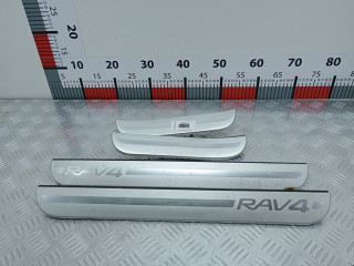 накладка на порог Toyota RAV4 3 поколение (XA30) 2007, 2.2 л., МКПП, внедорожник 5 дв., 6791142030