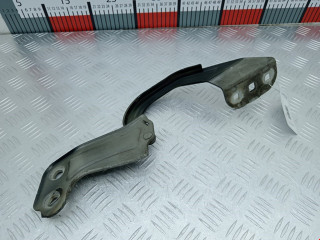 петля капота левая Ford Focus 3 поколение 2012, 1.6 л., МКПП, универсал, BM51A16801AD