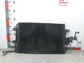 радиатор кондиционера Volkswagen Golf 4 поколение 2000, 1.4 л., МКПП, универсал, 1J0820413N