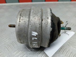 подушка крепления двигателя Audi A4 B6 2004, 1.6 л., МКПП, седан, 4B3199379M