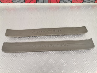 накладка на порог внутренняя Hyundai Santa Fe 2 поколение (CM) 2006, 2.2 л., АКПП, внедорожник 5 дв., 858852B000J4