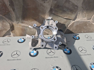 кулак задний левый BMW 2024, бензин, 6876653