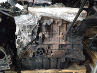 блок цилиндров Volvo S40 2 поколение 2005, 2.0 л., МКПП, седан, 8252346