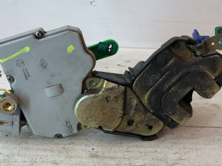 замок двери передней правой Nissan Almera N16 2002