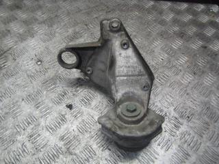 кронштейн КПП Volkswagen Passat B5 2000, 1.6 л., 8D0399114S