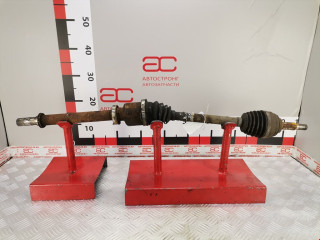 полуось передняя правая (приводной вал, ШРУС) Renault Clio 3 поколение 2005, 1.5 л., МКПП, хетчбэк 5 дв., 8200618111