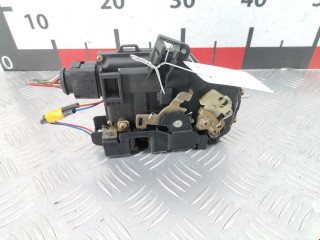 замок двери передней правой Audi A6 4B/C5 2000, 2.4 л., МКПП, универсал, 4B1837016G