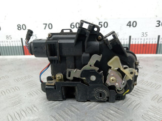 замок двери задней правой Audi A6 4B/C5 1998, 2.4 л., АКПП, универсал, 4B0839016G