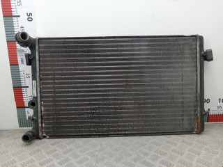 радиатор (основной) Volkswagen Golf 4 поколение 2000, 1.4 л., МКПП, универсал, 1J0121253AD