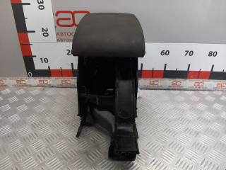 подлокотник Volkswagen Golf Plus 1 поколение 2007, 1.6 л., АКПП, хетчбэк 5 дв., 5M0864251A
