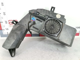 сабвуфер Audi A4 B6 2001, 2.4 л., МКПП, универсал, 8E9035382D