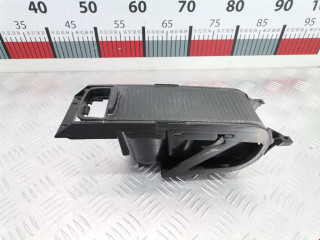 подстаканник Ford Kuga 1 поколение 2011, 2.0 л., МКПП, внедорожник 5 дв.
