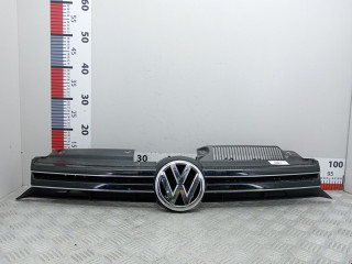 решетка радиатора Volkswagen Golf 6 поколение 2010, 1.6 л., МКПП, хетчбэк 5 дв., 5K0853653