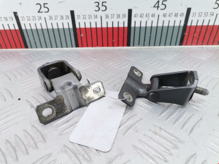 петля крышки багажника Mitsubishi Outlander 2 поколение 2007, 2.0 л., МКПП, внедорожник 5 дв., MR556091