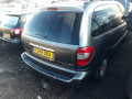 решетка радиатора Chrysler Grand Voyager 4 поколение 2004, 2.8 л., АКПП, минивэн, 68031754AA - фото №6