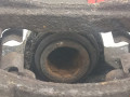 суппорт задний правый Hyundai ix35 1 поколение LM 2012, 1.7 л., МКПП, внедорожник 5 дв., 582302Y310 - фото №5