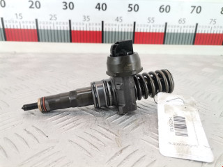 форсунка Volkswagen Golf 5 поколение 2007, 1.9 л., МКПП, хетчбэк 5 дв., 038130073AG