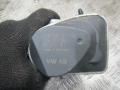 заслонка дроссельная Volkswagen Golf 4 поколение 2002, 1.4 л., 036133062L - фото №2