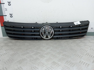 решетка радиатора Volkswagen Passat B5 1999, 2.8 л., МКПП, универсал, 3BD853651
