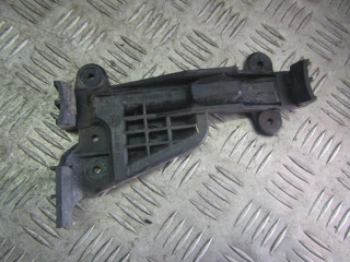 крепление бампера Audi 100 4A/C4 1994, 2.0 л., МКПП, седан, 4A0807284