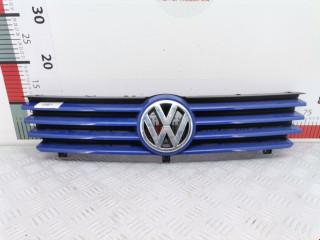 решетка радиатора Volkswagen Polo 3 поколение 2001, 1.0 л., МКПП, хетчбэк 3 дв., 6N0853651J