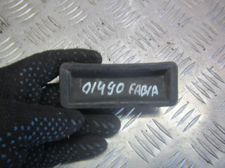 кнопка открытия багажника Skoda Fabia 1 поколение (6Y) [рестайлинг] 2004, 1.4 л., МКПП, хетчбэк 5 дв., 6Y0827574D