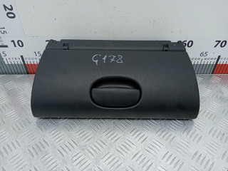 бардачок Opel Tigra 1 поколение 1999, 1.4 л., МКПП, купе, 90436772