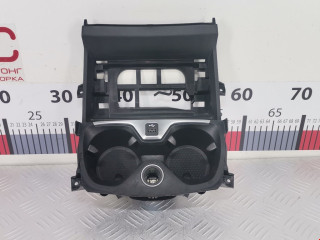 подстаканник BMW 1 серия F40 2020, 2.0 л., АКПП, хетчбэк 5 дв., 6834299