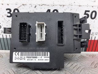 блок комфорта Opel Vivaro A 2006, 2.5 л., МКПП, микроавтобус, 8200790995
