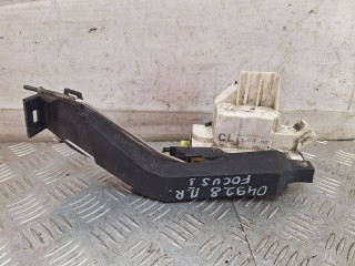 замок двери передней правой Ford Focus 1 поколение 2000, 1.4 л., бензин, МКПП, хетчбэк 5 дв., XS41A21812CF
