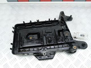 крепление аккумулятора Volkswagen Tiguan 1 поколение 2008, 2.0 л., МКПП, внедорожник 5 дв., 1K0915333H