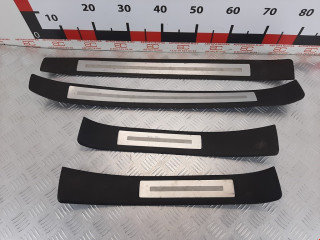 комплект накладок на пороги (внутренние) Audi A4 B7 2007, 2.0 л., МКПП, седан, 8E0853373P01C