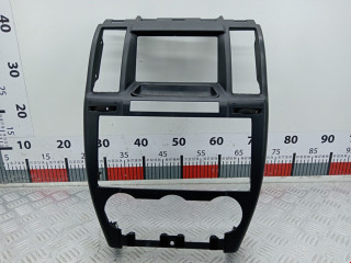 накладка на торпедо (консоль) Land Rover Freelander 2 поколение 2006, 2.2 л., МКПП, внедорожник 5 дв.