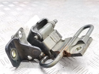 петля двери Volkswagen 2000, 2.3 л., МКПП, седан, 4B0831412B