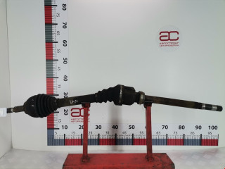 полуось передняя правая (приводной вал, ШРУС) Peugeot 407 1 поколение 2005, 2.0 л., МКПП, универсал, 3273SV